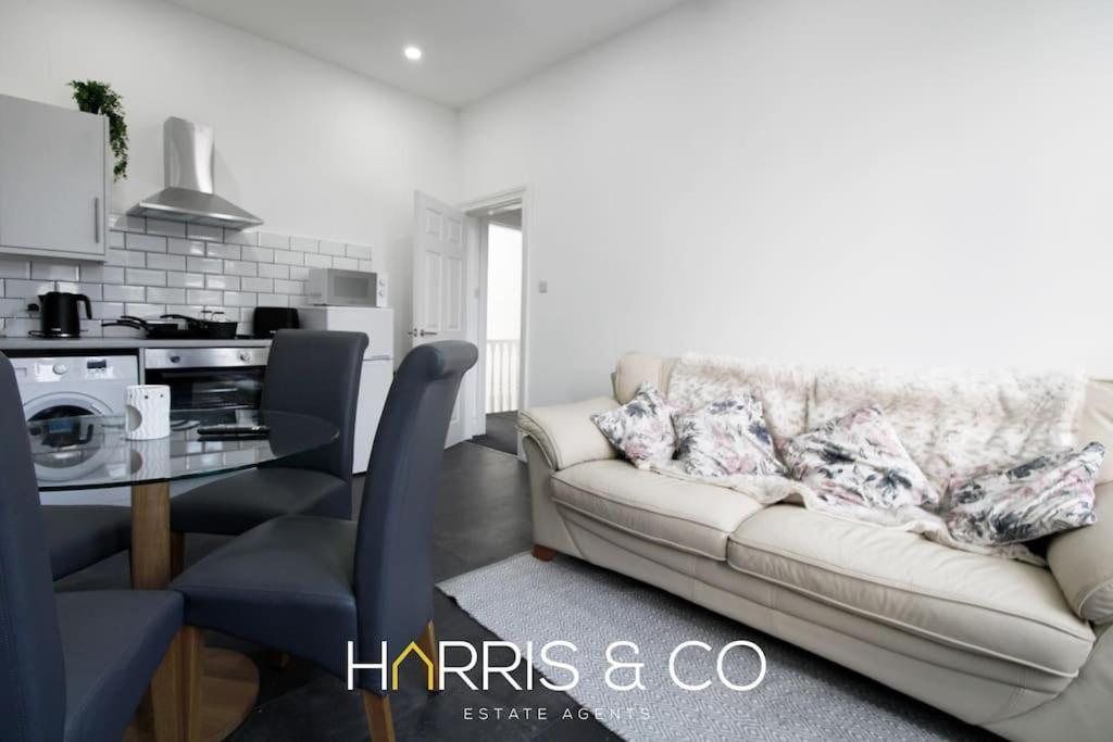 Roundtree & Berry - Fleetwood Daire Dış mekan fotoğraf